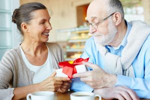 Heartwarming Gift Ideas for a Loved One with Dementia